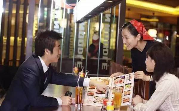 新加坡劳务服务员工作